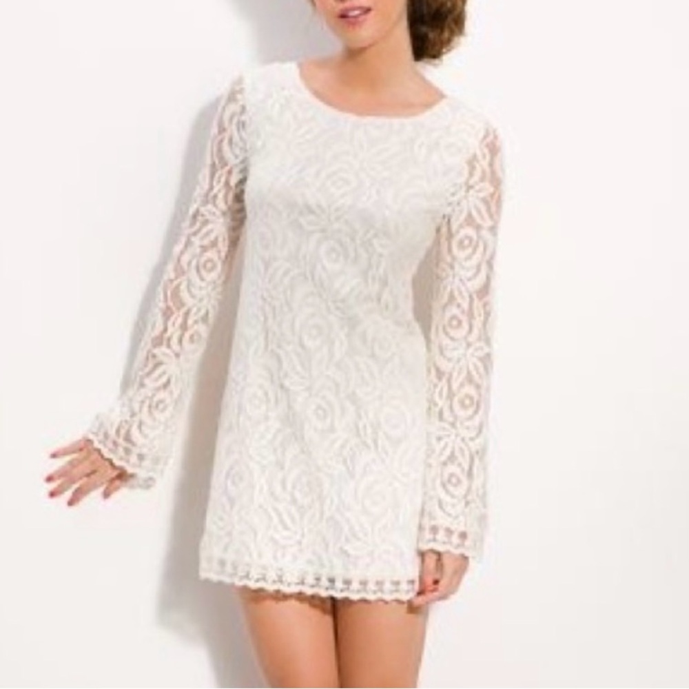 Cream lace mini dress size small. Worn once